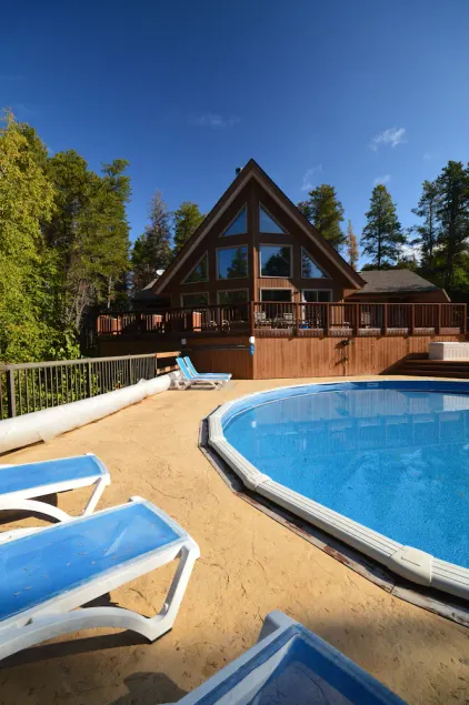 World Class executive Cottage with pool/hot tub near Grand Beach & Lake Winnipeg - Image 1