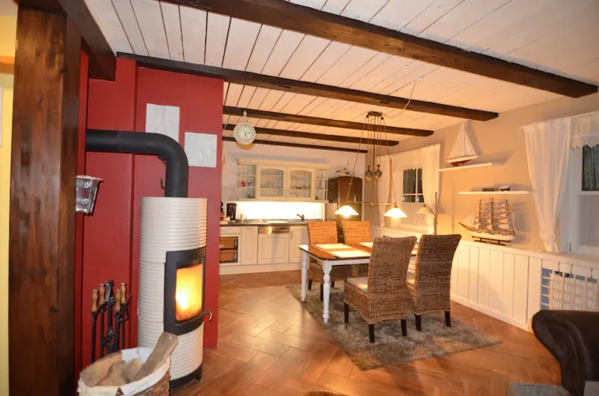Eksklusivt sommerhus med pejs, stor terrasse og have + gratis vaskeripakke - Image 1