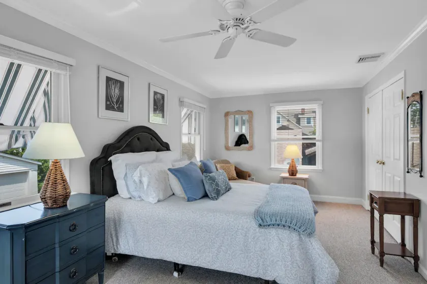 Beautiful Well Design Condo in Bay Head + 1st Floor with outside seating area - Image 1