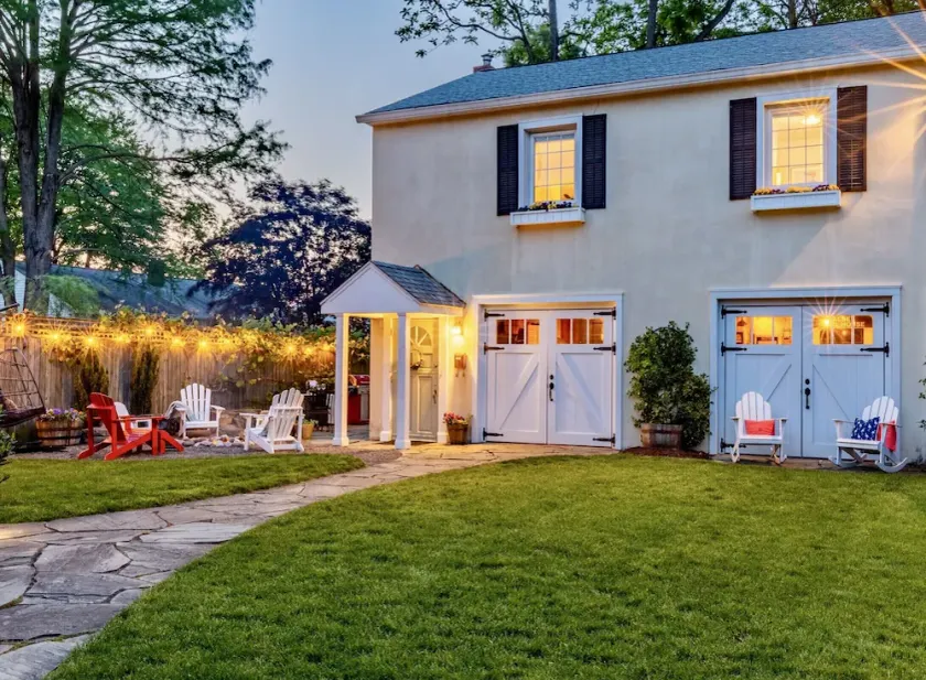 Gorgeous Carriage House close to USNA, walk to stadium, free parking,  pets+kids - Image 1