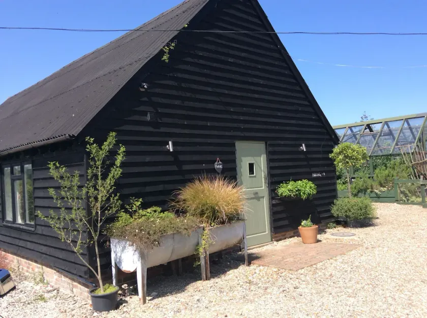 Three bedroom holiday cottage set with in 12 acres of Wealden countryside - Image 1