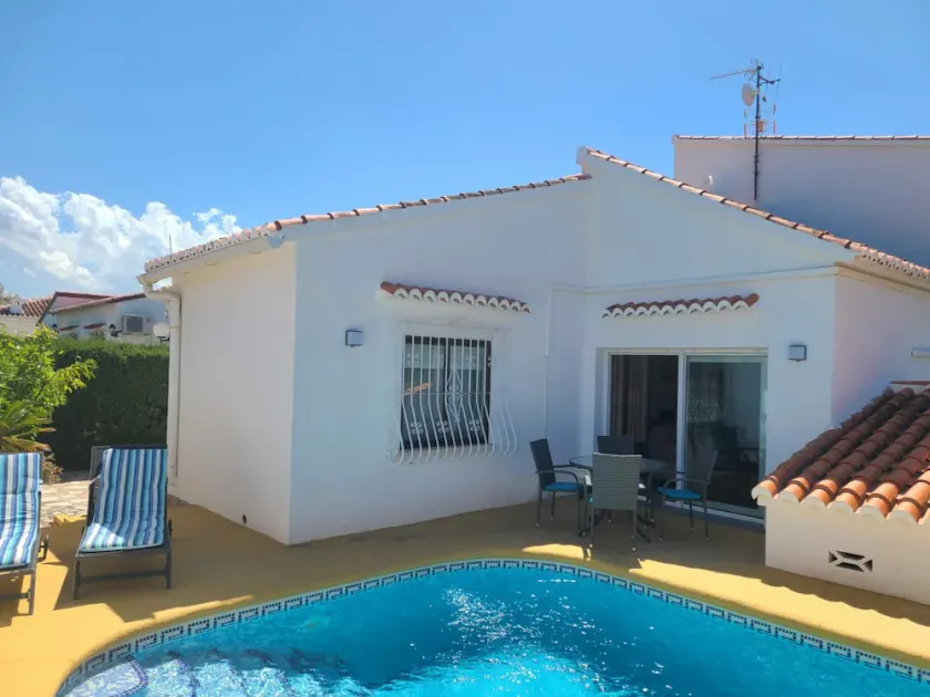 Mysig villa med privat pool för 6-8 personer 300m från stranden - Image 1