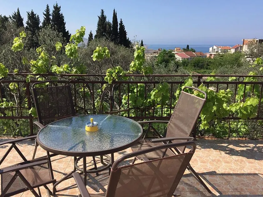 Apartments with a big terrace & swimming pool - 5 min to the beach - Image 1
