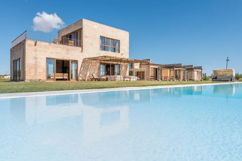 Country House with Pool, a/a, Large Garden, Terraces & Wi-Fi; Parking Available, Pets Allowed - Image 1