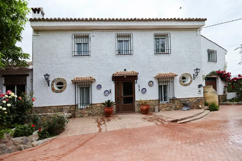 Casa vacanze 'Alojamiento Rural Marien' con vista sulle montagne, piscina, giardino e Wi-Fi - Image 1