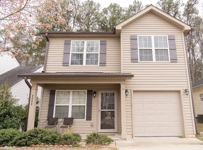 Beautiful spacious 4 bedroom house , sleeps 8+ - Image 1