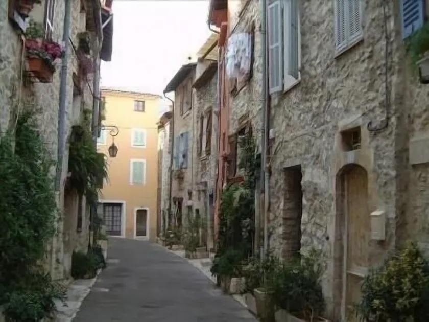 Vence - Beautiful Home built into the Ramparts of Medieval Village - Image 1