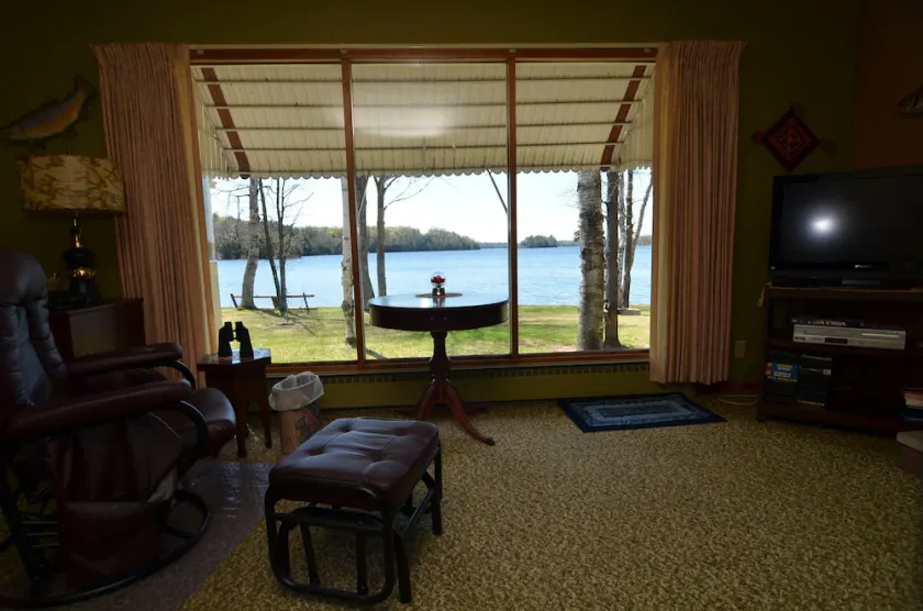Bills Bay - Image 1