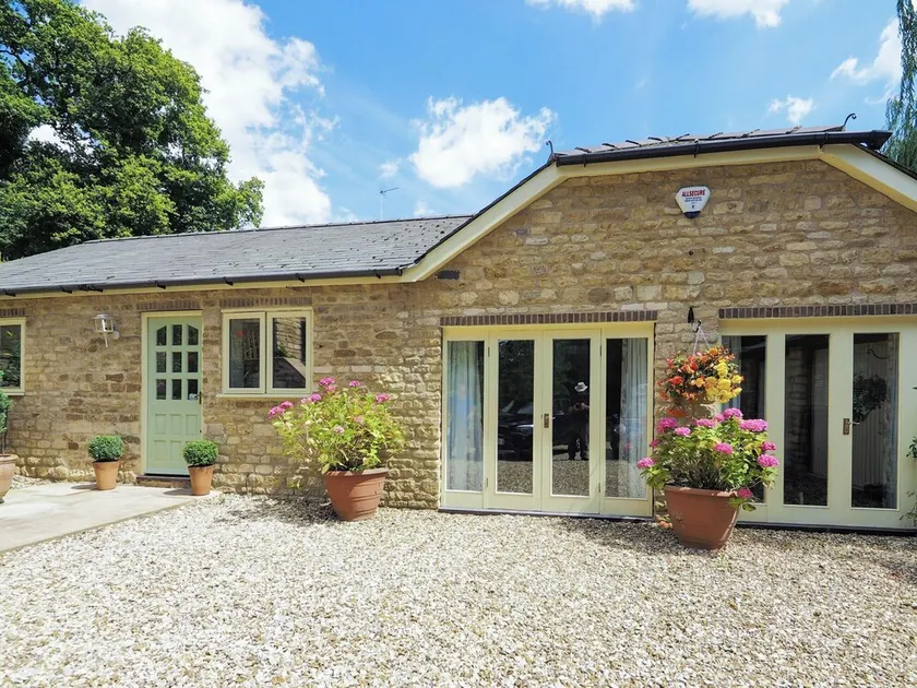 2 bedroom accommodation in Fulbeck, near Grantham - Image 1