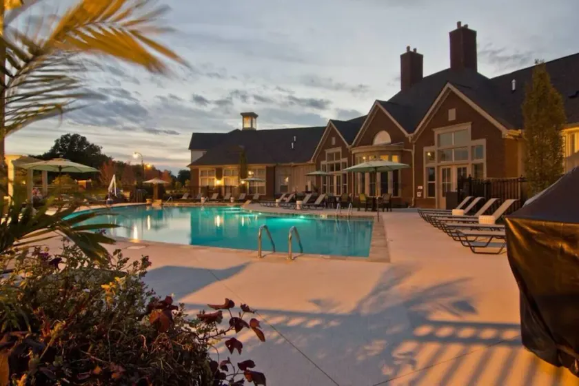 Modern Polaris 2BR | Gated Community | Top Floor - Image 1