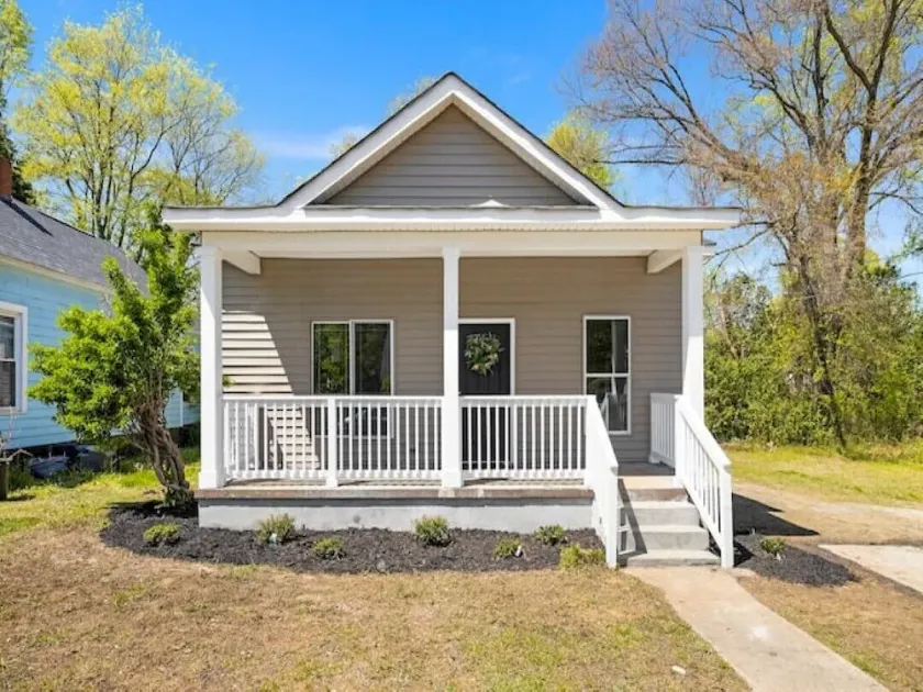 Your Private Urban Getaway Home  minutes to Uptown Charlotte NC 3beds, 2 bath - Image 1