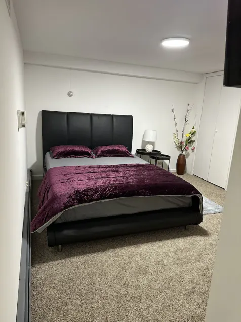 A quiet apartment near to everything with free parking - Image 1