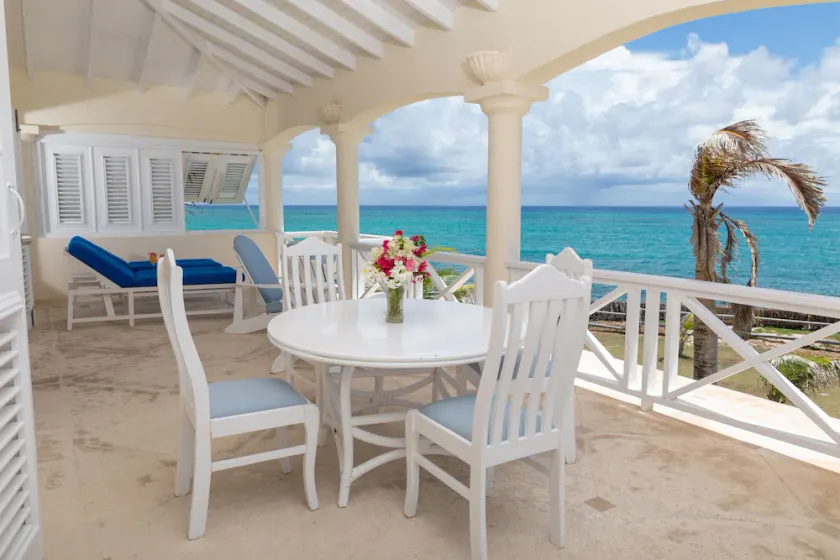 L'appartamento con vista da un milione di dollari proprio sulla Silver Sands Beach - Image 1