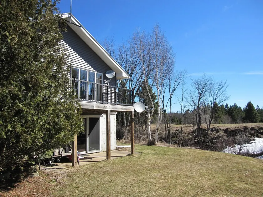 Peaceful River Retreat on 18 Acres w/fire pit Near Pictured Rocks & Marquette - Image 1