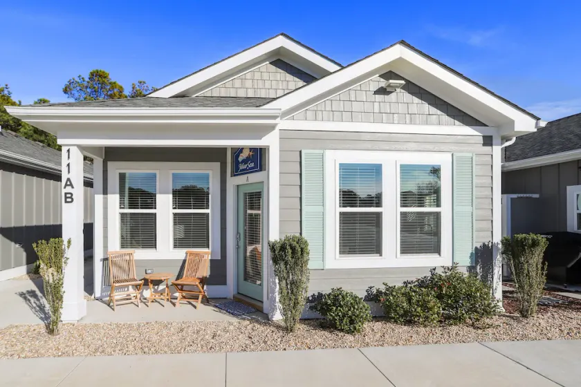 Oceanside: Modern home with Stunning Decor! Pets ok! - Image 1