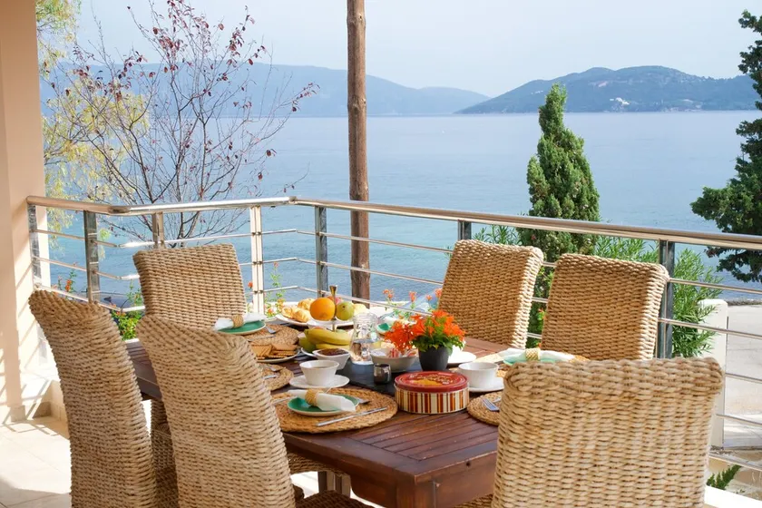 Fantastic beachfront apartments in Karavomylos, Kefalonia, Zoe Apartment - Image 1