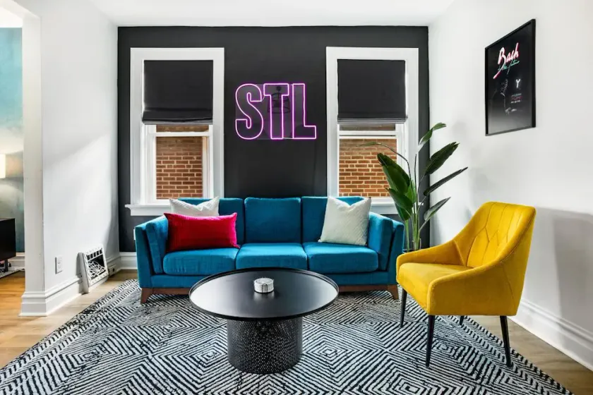 Stylish Apt Near STL Attractions - Image 1