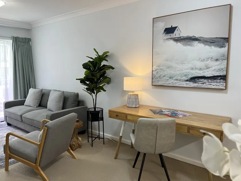 City Escape Mounts Bay Apartment. Near Kings Park -  Parking - Wifi - Image 1