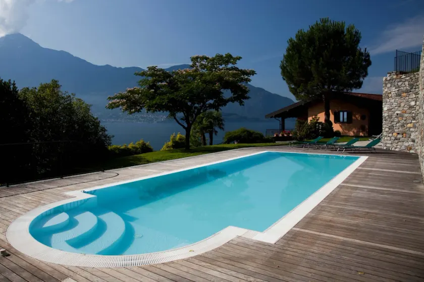 ... Piscine privée chauffée, 2500 m2 ... vue imprenable sur le lac - Image 1