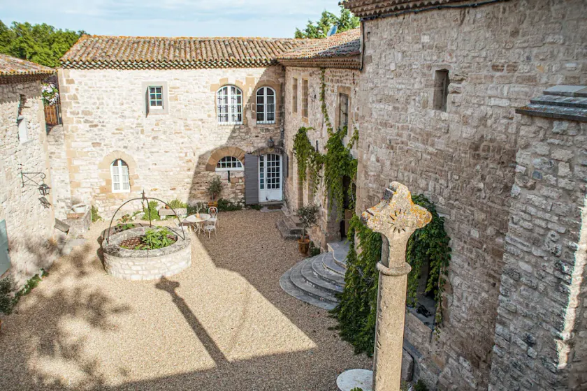 Magnificent 12th century priory in Provence - 9 rooms - Image 1
