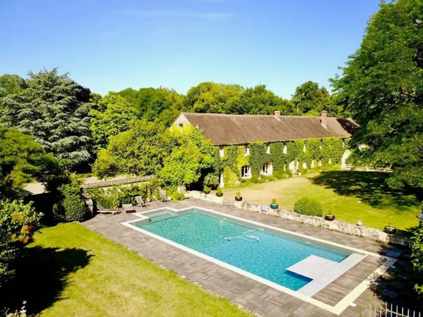 Familiehus, 22 pers, 11 værelser, swimmingpool, park, økologisk gård - Image 1
