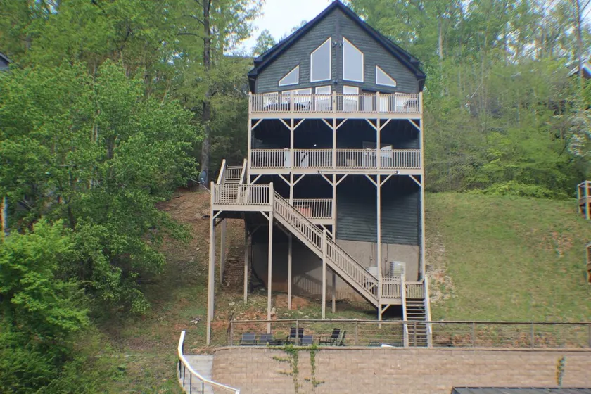 \"Blue Water Lodge\" Jump'n Bridge, billiards, hot tub, dock, community pool - Image 1