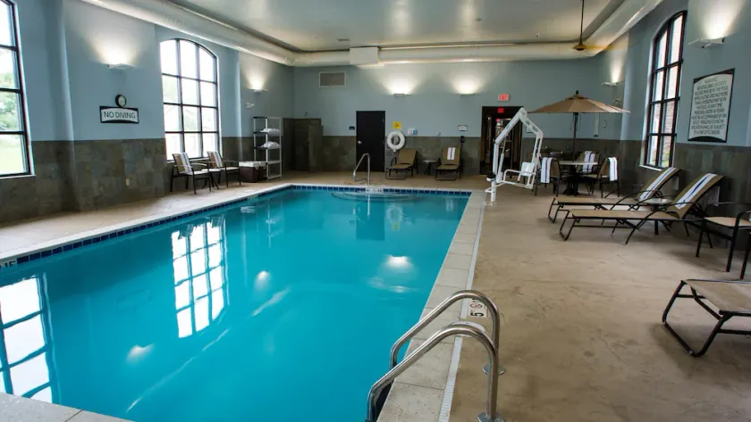 Near U of Kentucky. Free Breakfast. Indoor Pool. - Image 1