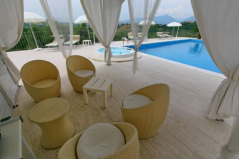 Villa in Case Alte with Heated Pool & Spa - Image 1