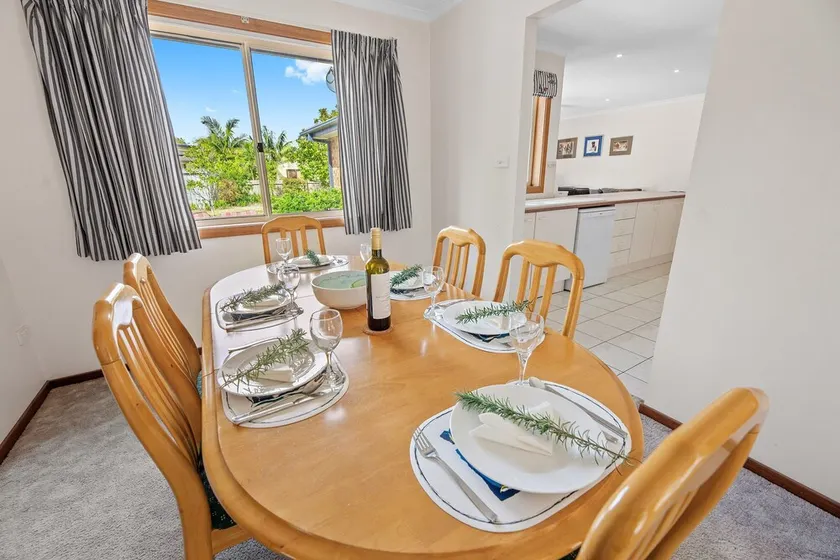 Affordable family beach getaway - Image 1