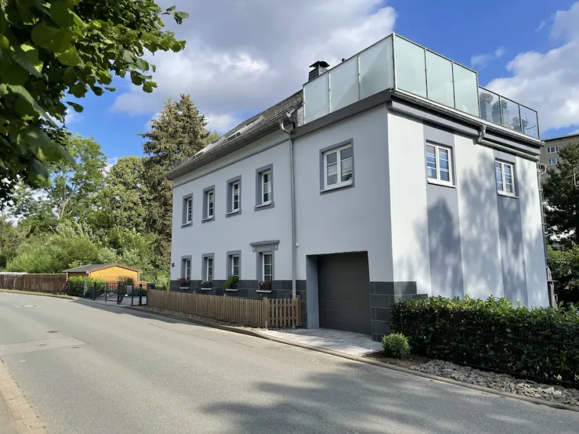 Dream home in central location with roof terrace - Image 1