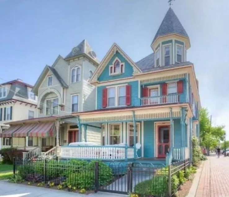 Beautiful 6 BR House in center of  Historic District 1 Block to Beach   - Image 1