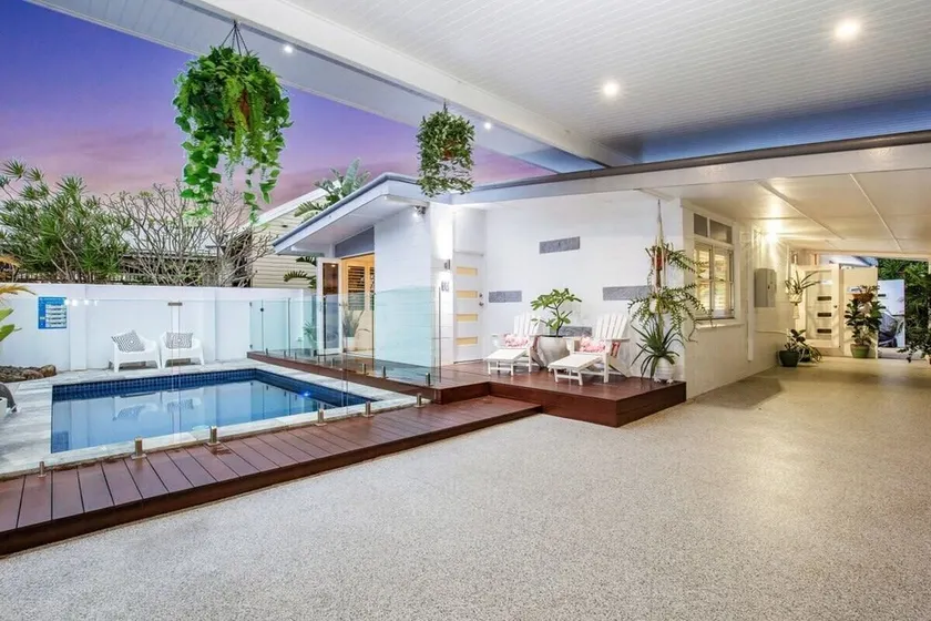 Gold Coast-Miami Mid-Century Beach Home With Pool - Image 1