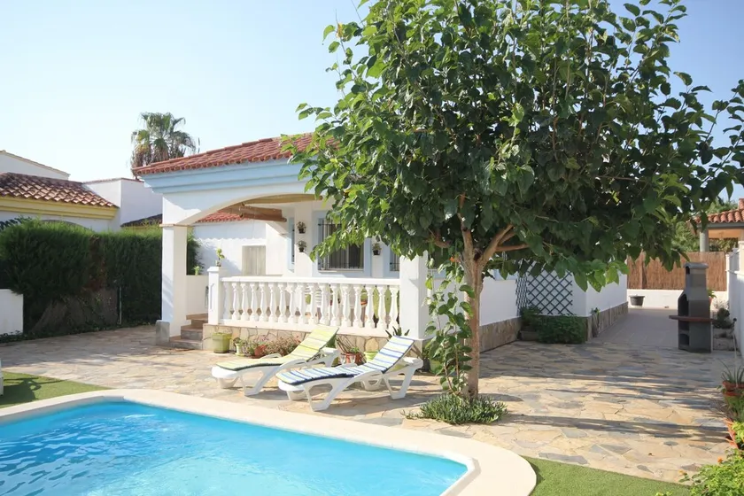 Nati: Privat swimmingpool, WiFi, A / C, 0,25km til stranden, en officiel hund strand - Image 1