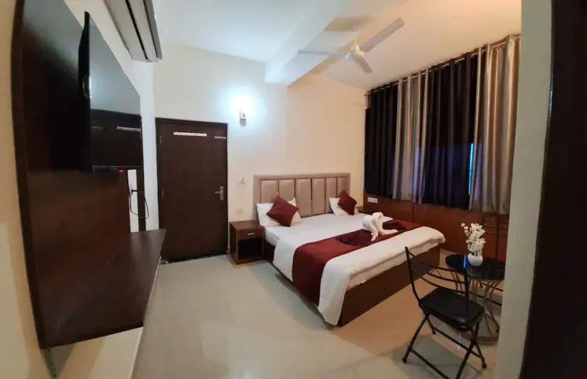 Hotel Brother's Agra - Image 1
