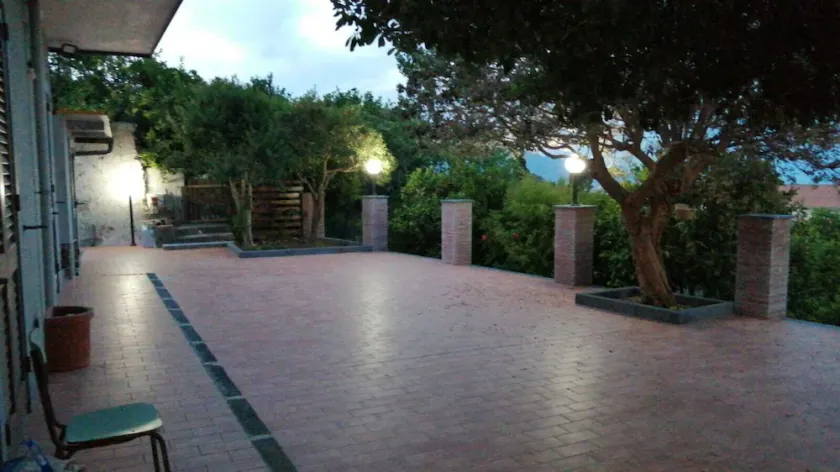 Single house with garden relaxation area a few km. from Taormina between Etna and the sea - Image 1
