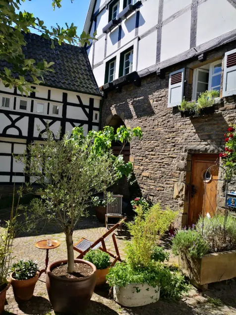 Fünf Giebel Eck in der Freiheit am Ruhrtalradweg - Image 1