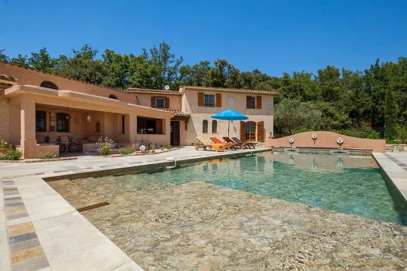 Villa 'Propriété Fontaine Margo' : une vue sur la campagne pour une retraite paisible - Image 1