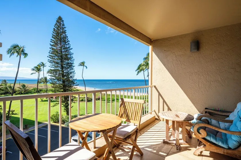 Steps to the BEACH! Oceanview Menehune Shores Condo: KING Bed, Pool, split AC - Image 1