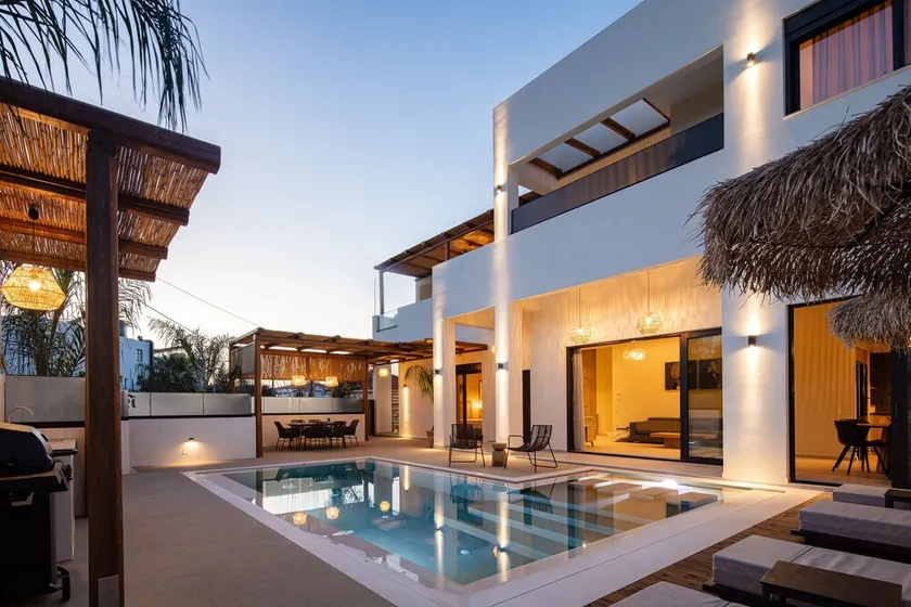 Isla Luxury Apartment - Private Pool - 100m from the beach - Image 1