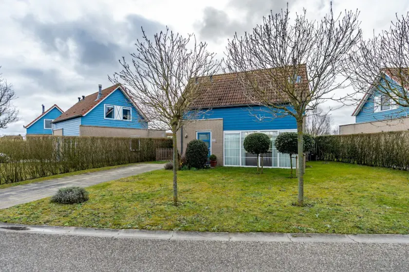 Antibes 232 - Kustpark Village Scaldia - Detached holiday home directly at the lake with spacious garden - Image 1