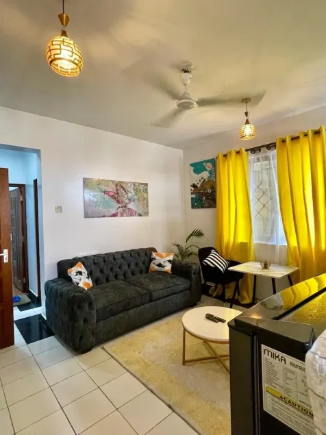 Spacious and clean - Image 1