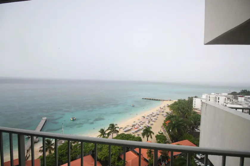 Hipstrip Beach Studio - Image 1