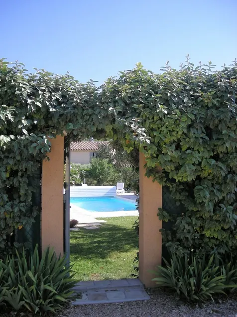 Maison indépendante classée 3* avec jardin et piscine , idéalement située. - Image 1