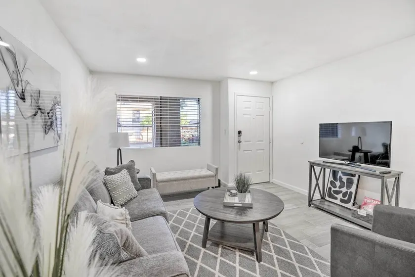 Pool Access! Condo Near Peoria Sports Complex - Image 1