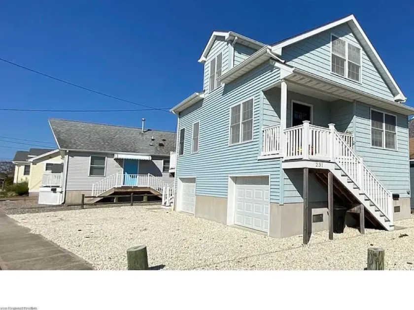 On Desirable Ocean Ave a Block from the Beach and Jenkinson's Boardwalk - Image 1