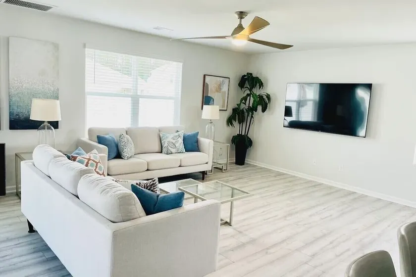 Kenzie’s Corner | Modern | Comfort | Resort - Image 1
