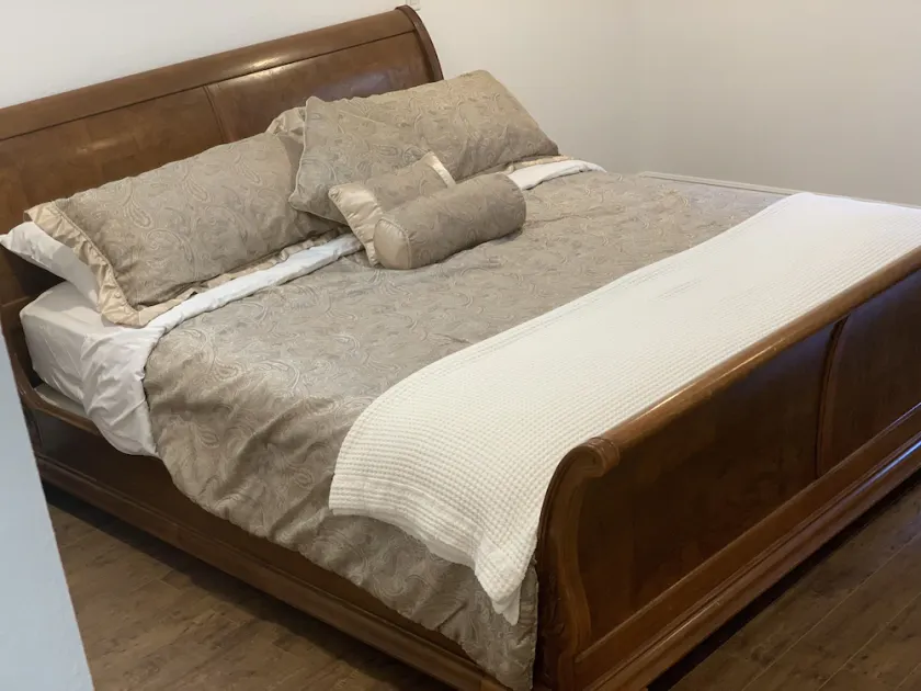 King &queen beds 4 B & 2 Ba, 2000 SF  gated home  in prestigious north Los Altos - Image 1