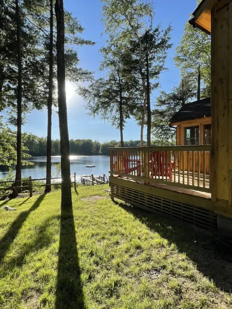 Waterfront, boats included, Cozy cabin on private lake, 25 minutes from TC. - Image 1
