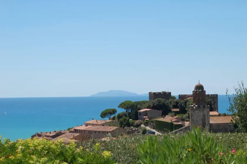 townhouse with wonderful views and private garden - Image 1