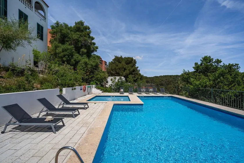 Spacious 4 bedroom apartment in Cala Galdana - Image 1